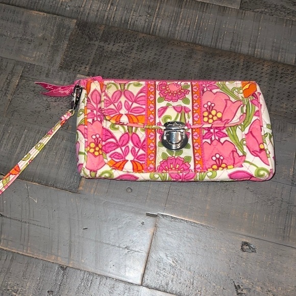 Vera Bradley Pushlock Wristlet Lilli Bell (Ret. 2013) - Picture 1 of 4